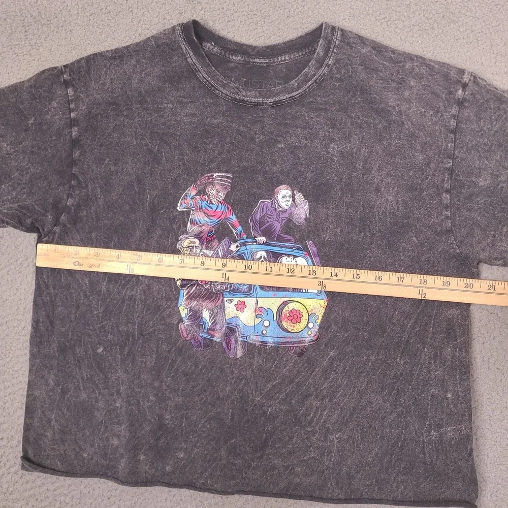 Horror Slasher‎ Scooby Van Graphic T-Shirt Womens Medium Gray Cropped Acid Wash